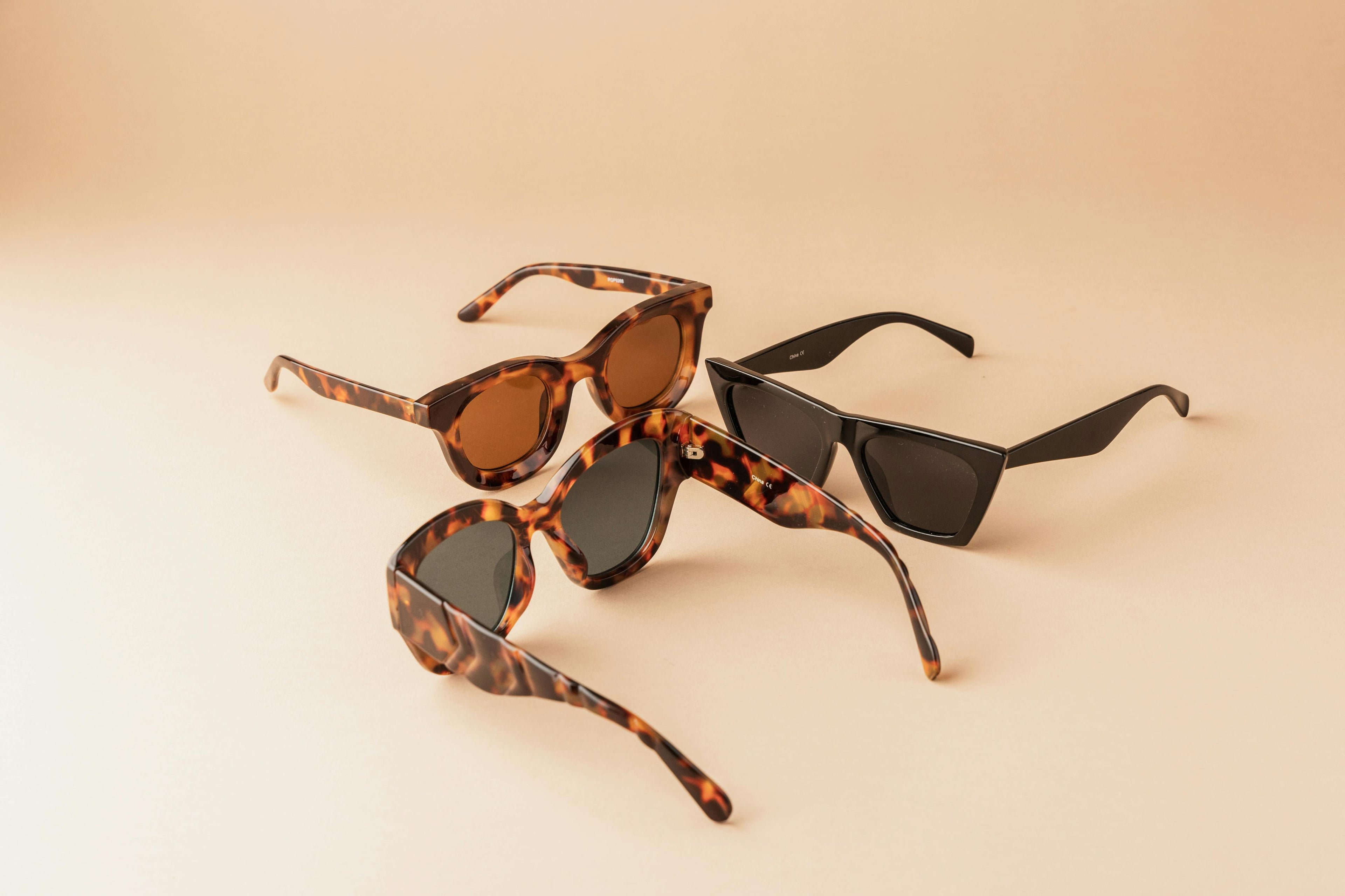 SUNGLASSES